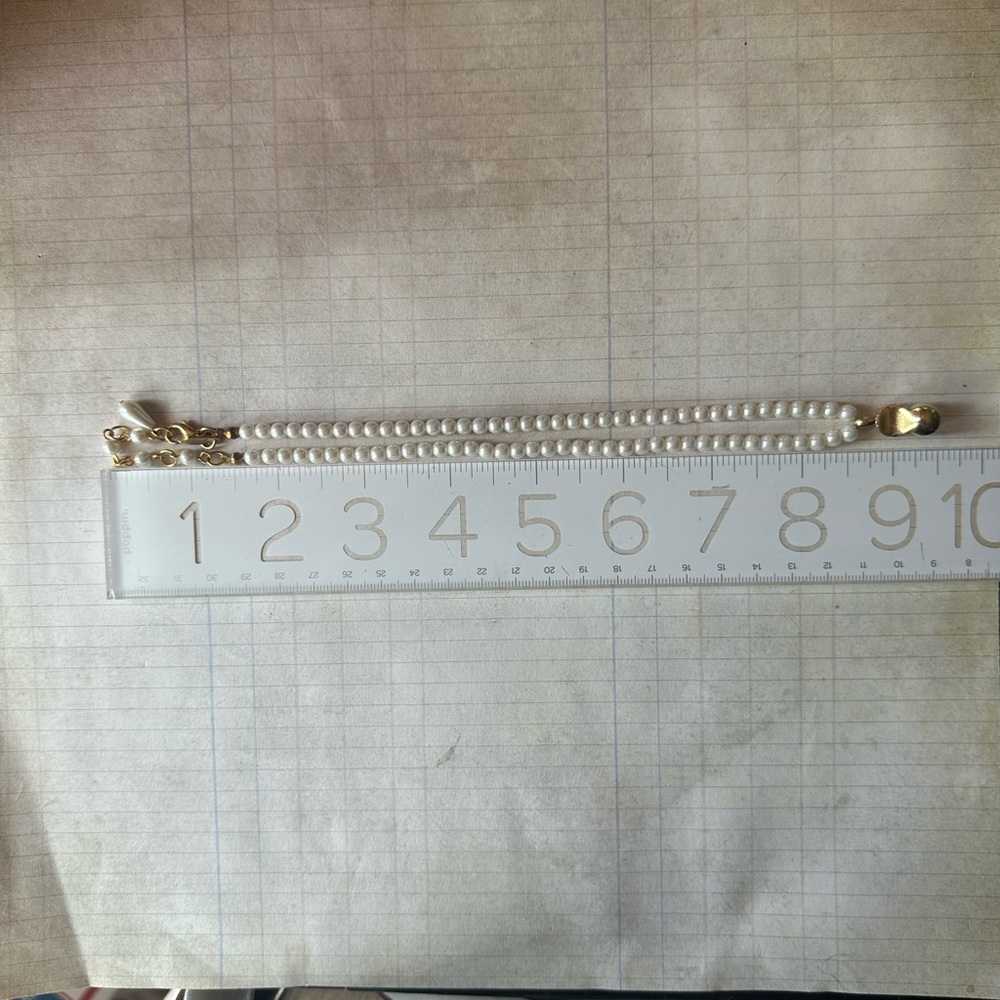 Elegant Pearl Necklace with Gold Accents - Picture 8 of 11